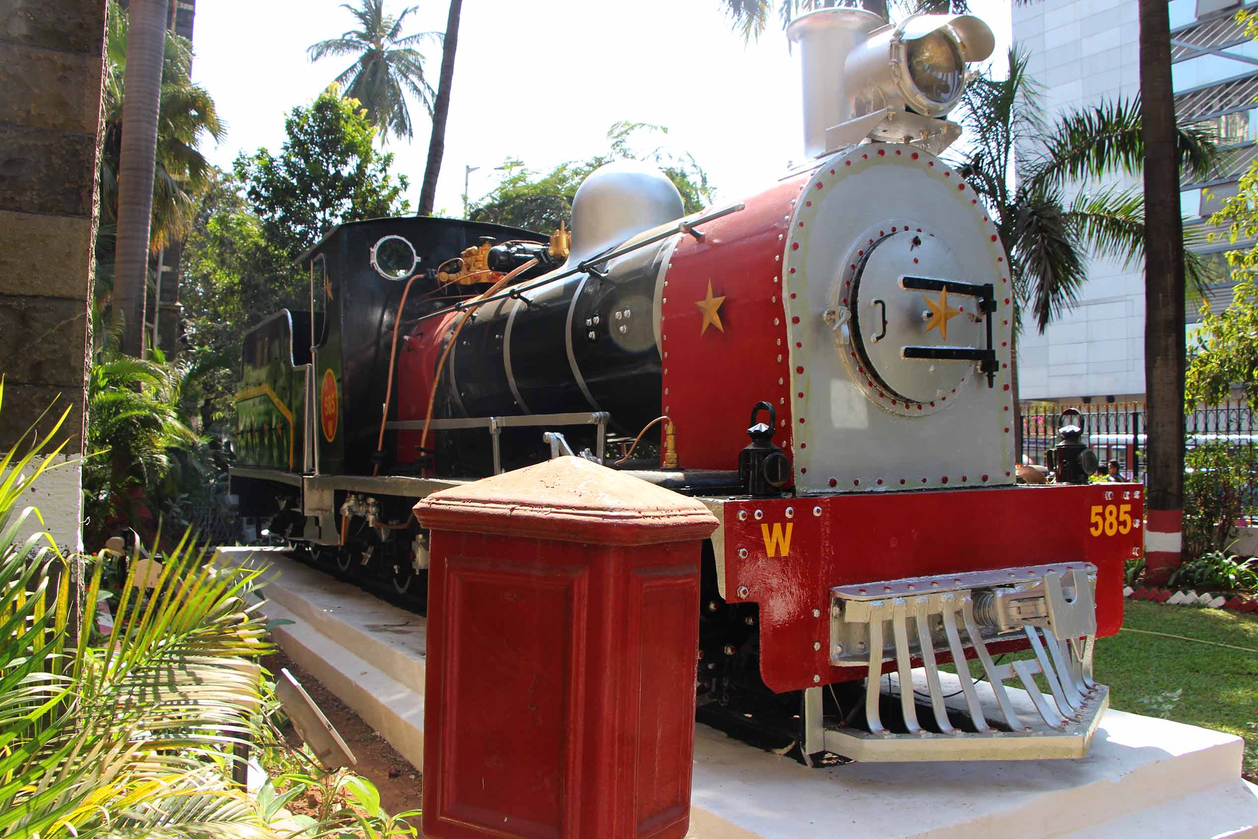 Miniature model of a Western Railway train 