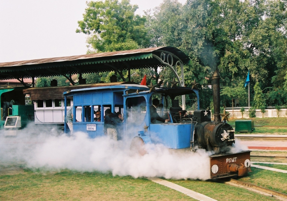 The PSMT used to run at an average speed of 13 kmph and could go up to a maximum speed of 30 kmph (Courtesy: AHEMSLTD~commonswiki [CC BY-SA 3.0])